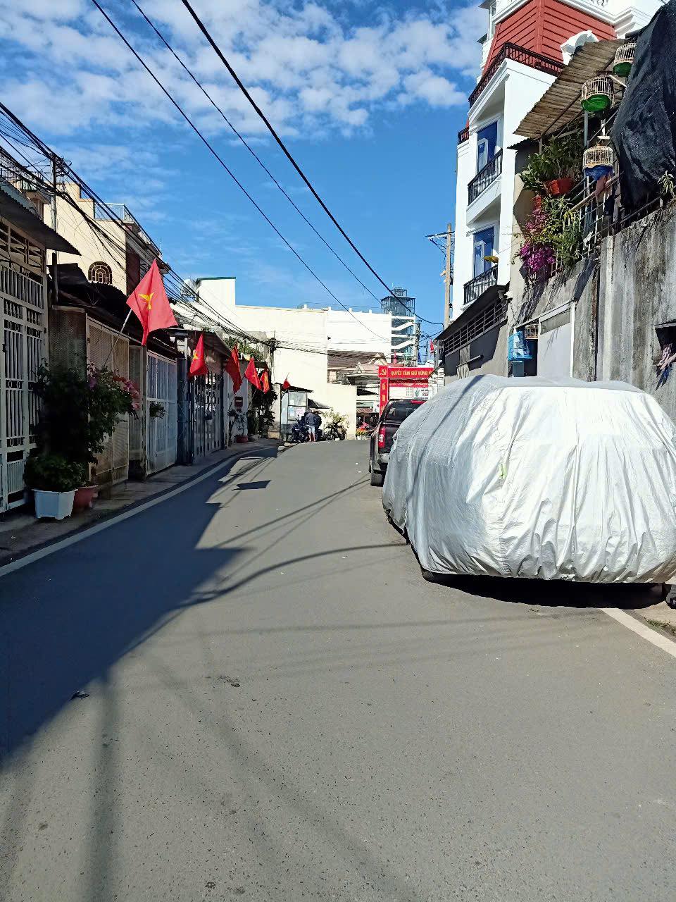 Cần bán Nhà sổ xây dựng phân quyền 2 nhà chỉ 2tỷ950tr tại P9, Đà Lạt - Giá Tốt - Ảnh chính